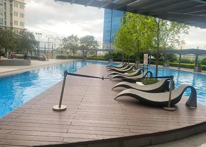 Phebs 2bedroom With Pool View In The Heart Of Makati Apartment
