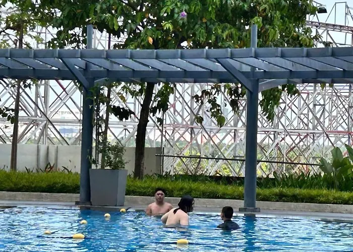 Phebs 2bedroom With Pool View In The Heart Of Makati *