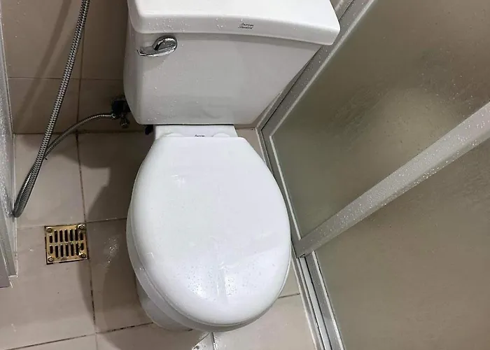 Phebs 2bedroom With Pool View In The Heart Of Makati Apartment *