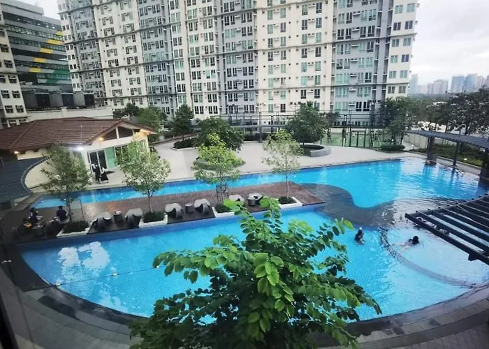 Phebs 2bedroom With Pool View In The Heart Of Makati Apartment *