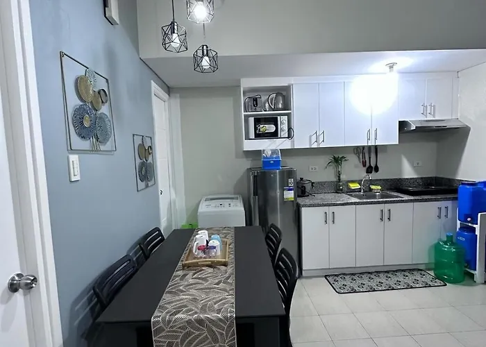 Phebs 2bedroom With Pool View In The Heart Of Makati * Manila