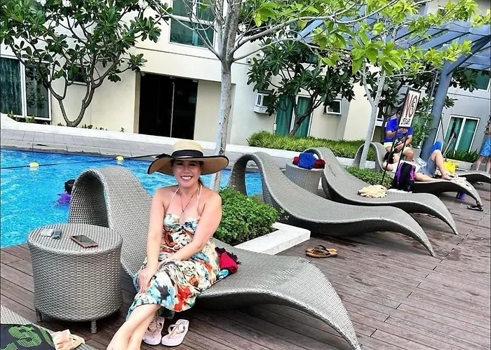 Apartment Phebs 2bedroom With Pool View In The Heart Of Makati Manila