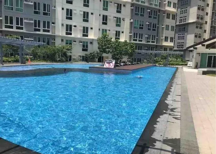 Phebs 2bedroom With Pool View In The Heart Of Makati Apartment