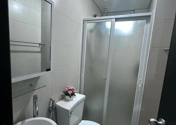 Phebs 2bedroom With Pool View In The Heart Of Makati * Manila