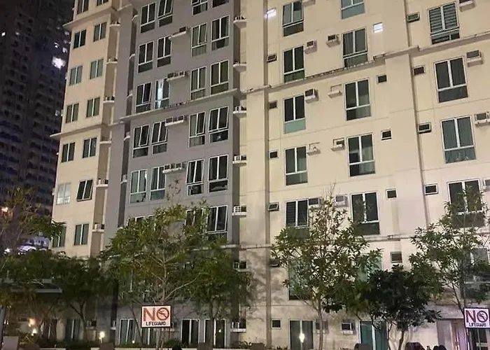 Phebs 2bedroom With Pool View In The Heart Of Makati