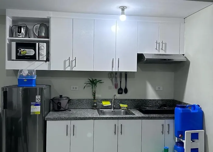 Phebs 2bedroom With Pool View In The Heart Of Makati Manila
