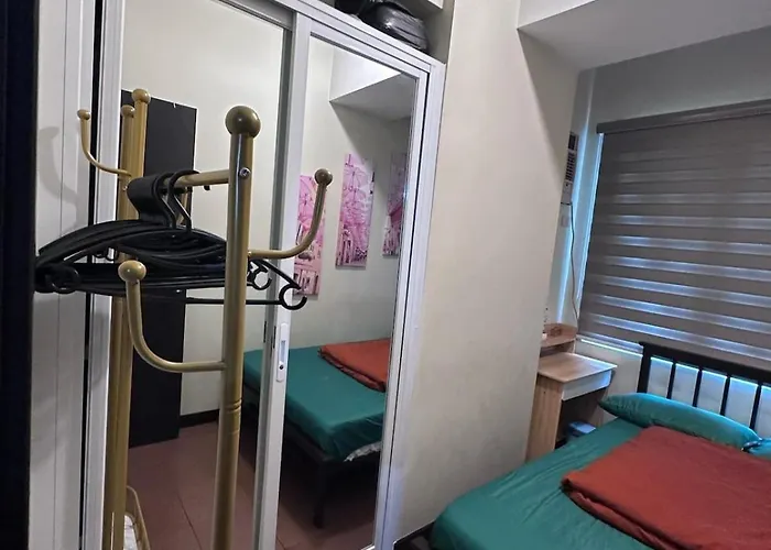 Phebs 2bedroom With Pool View In The Heart Of Makati Apartment