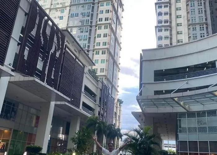 Phebs 2bedroom With Pool View In The Heart Of Makati Apartment *